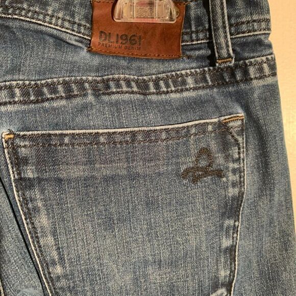 DL1961 Dark Wash Russell Straight Jean  30x27 - Picture 4 of 8